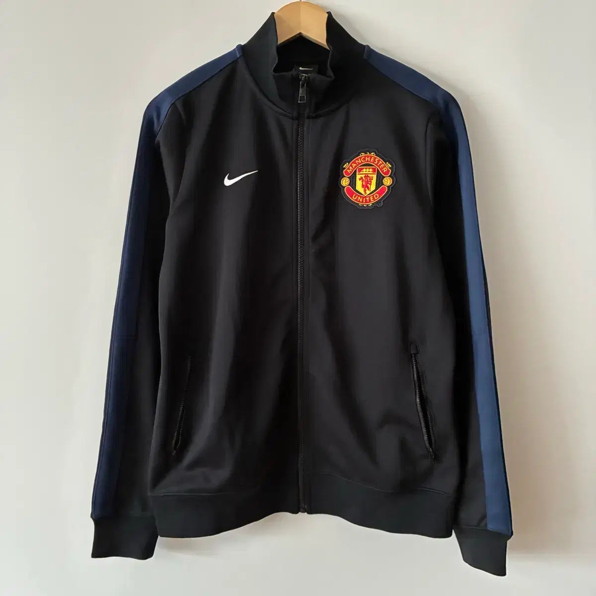 2938 NIKE マンチェスターユナイテッド トラックジャージ