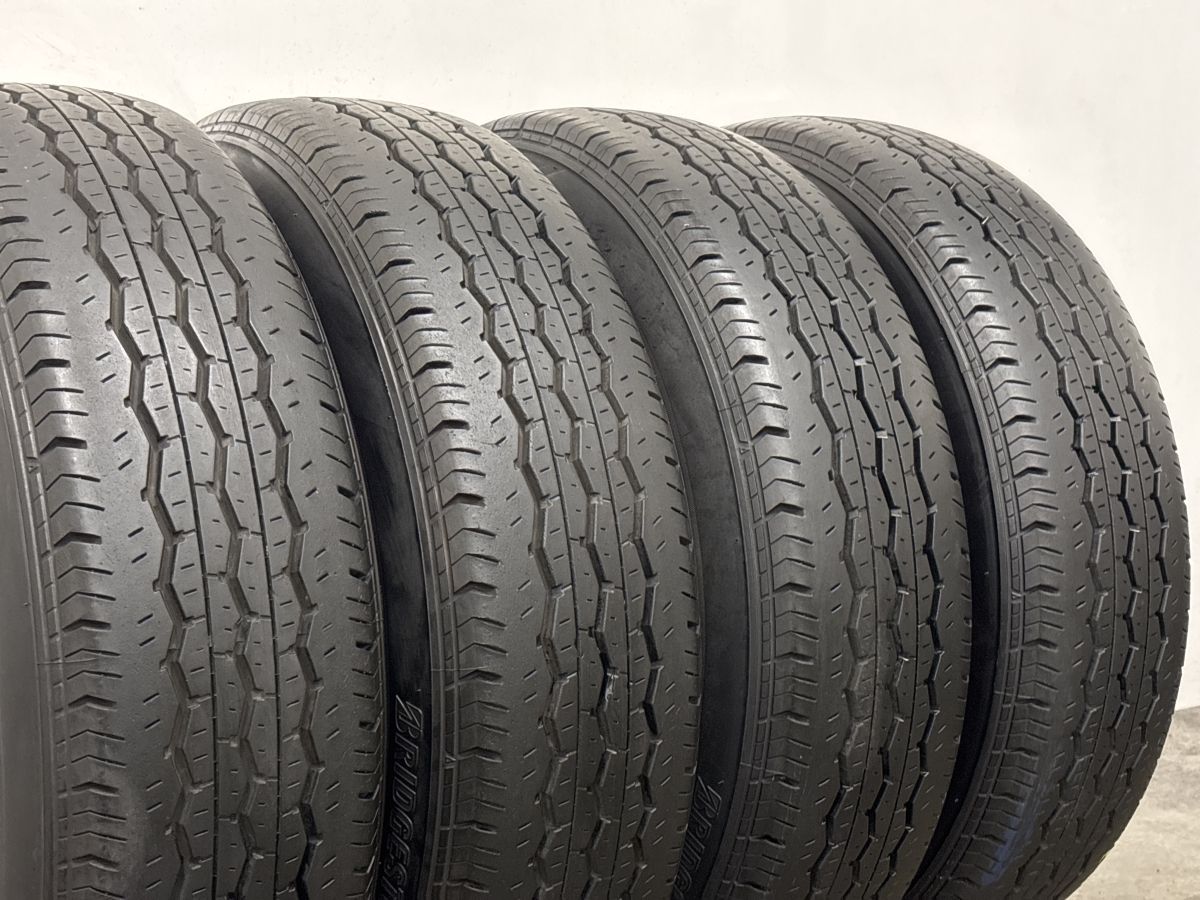 2024年製 バリ溝 美品】トヨタ 200 ハイエース 純正 15in 6J +35