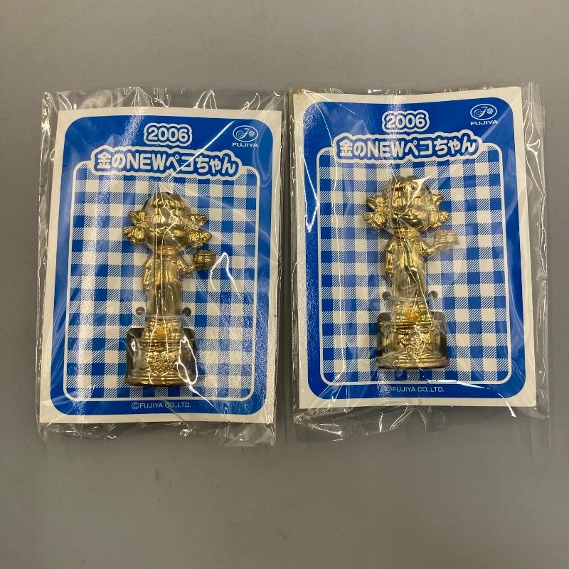 未使用品】【2点セット】 2006 金のNEWペコちゃん マスコット