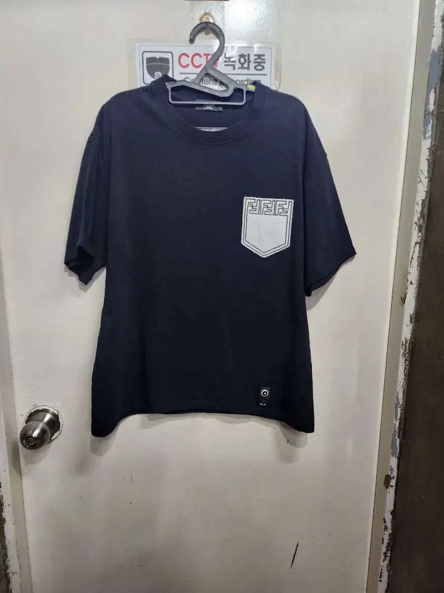FENDI フェンディ ポケット 半袖 Tシャツ ブラック