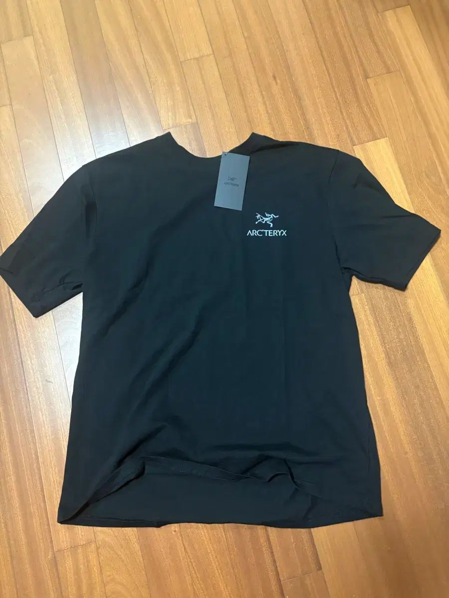ARC'TERYX アークテリクス 半袖 新品
