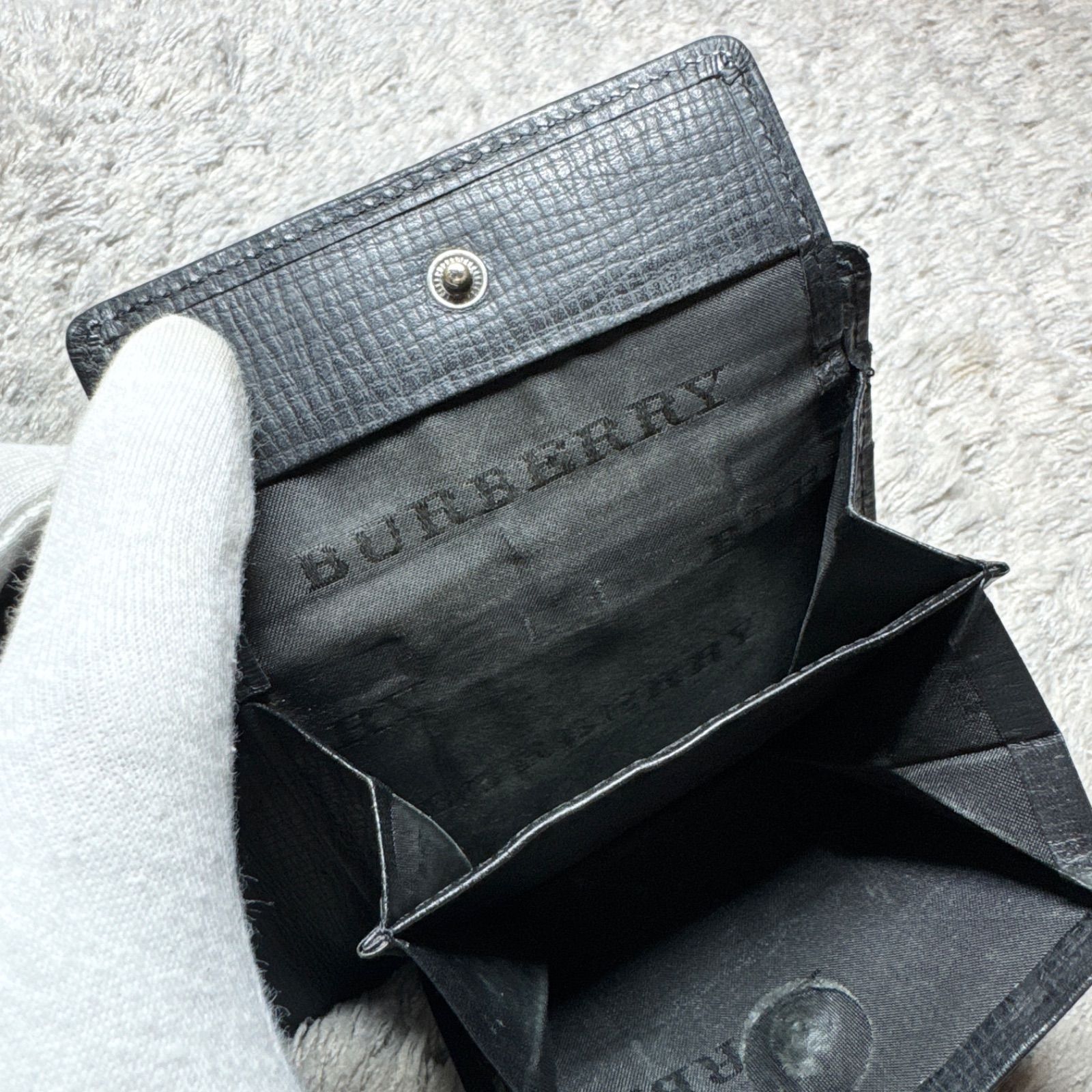 BURBERRY バーバリー 二つ折り財布 エンボスチェック レザー ブラック