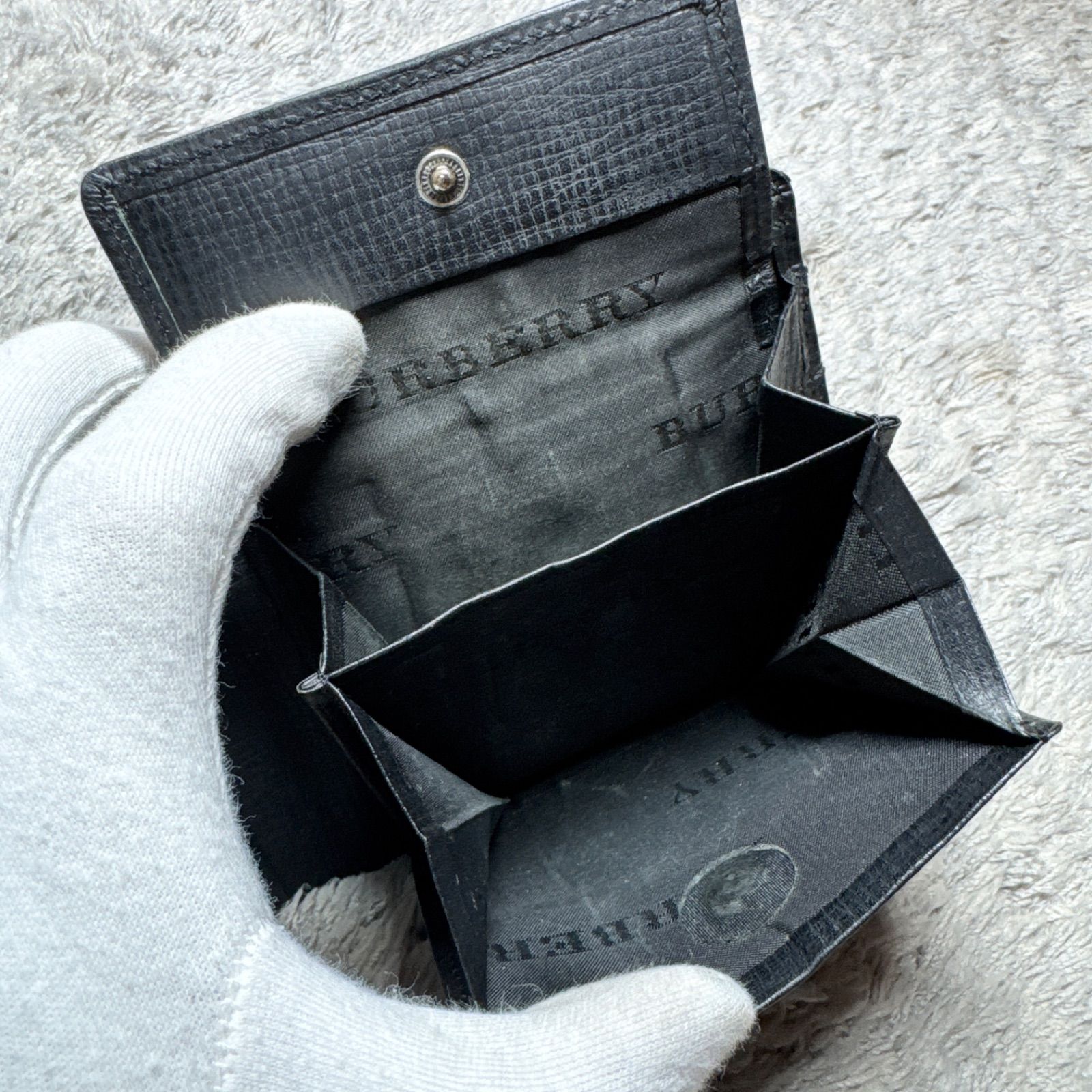 BURBERRY バーバリー 二つ折り財布 エンボスチェック レザー ブラック