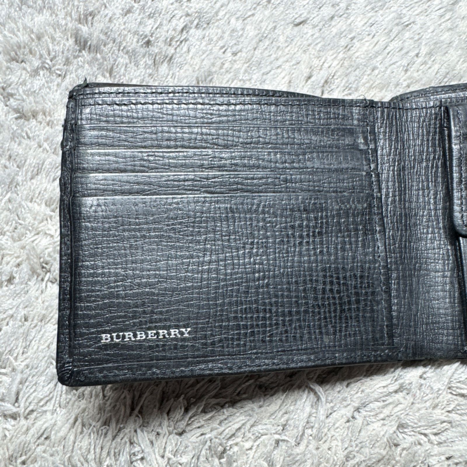 BURBERRY バーバリー 二つ折り財布 エンボスチェック レザー ブラック