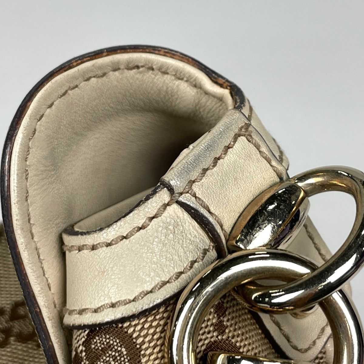 グッチ GUCCI ショルダーバッグ GG柄 バンブー GGキャンバス ベージュ ホワイト 169961 レディース 【中古】