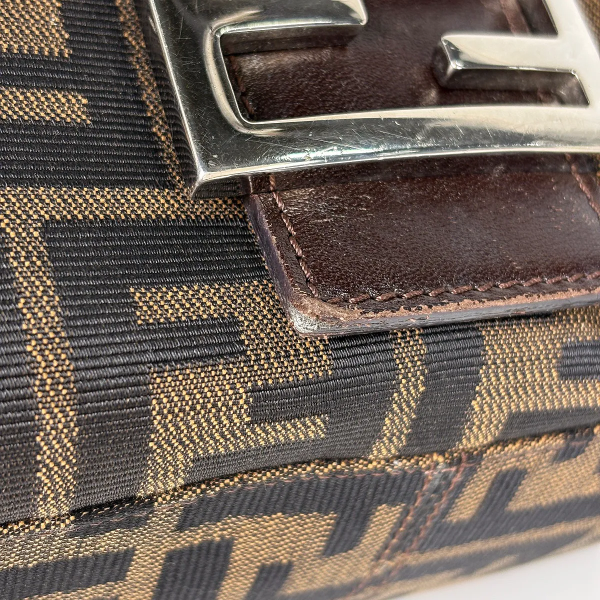 フェンディ FENDI ショルダーバッグ ズッカ柄 マンマバゲット