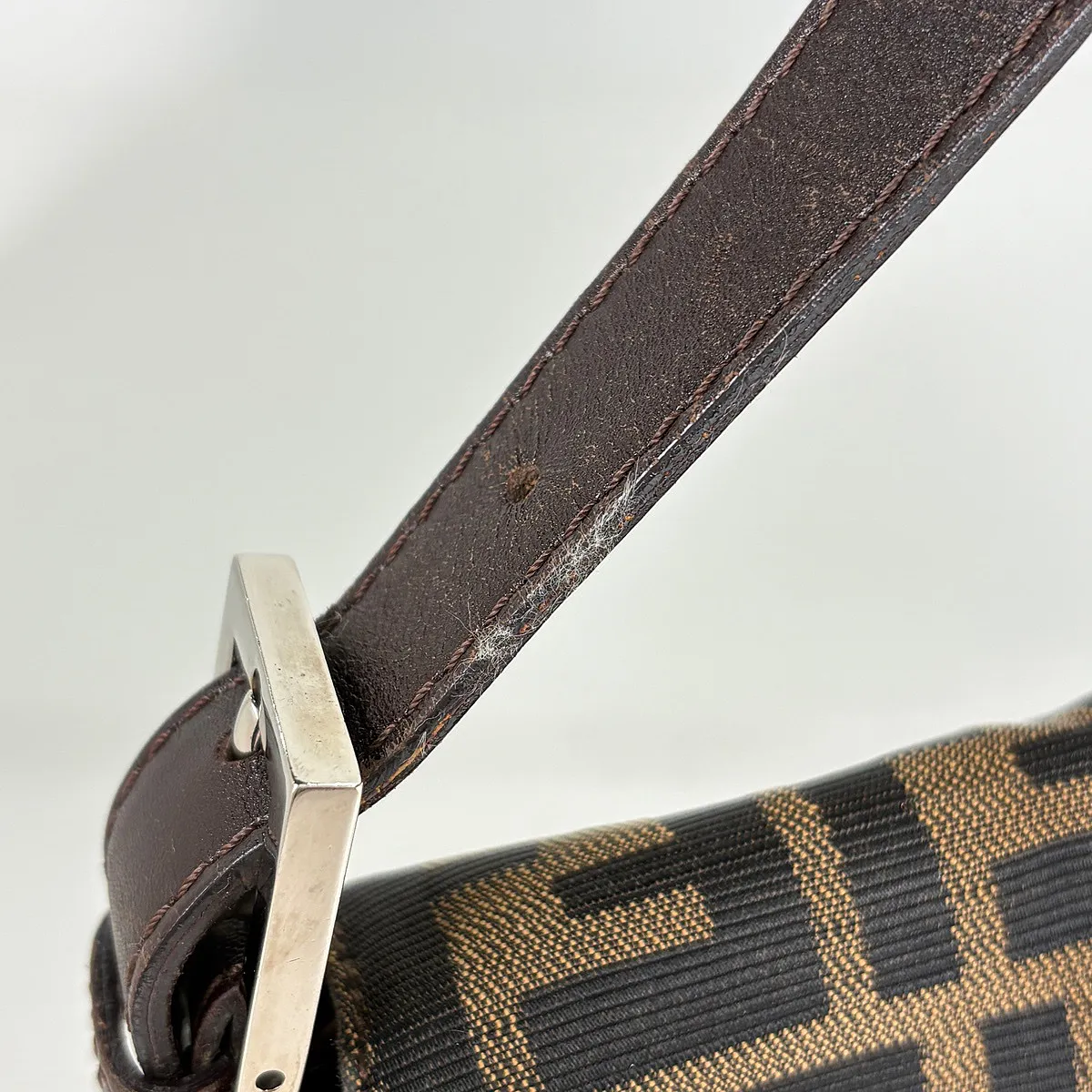 フェンディ FENDI ショルダーバッグ ズッカ柄 マンマバゲット