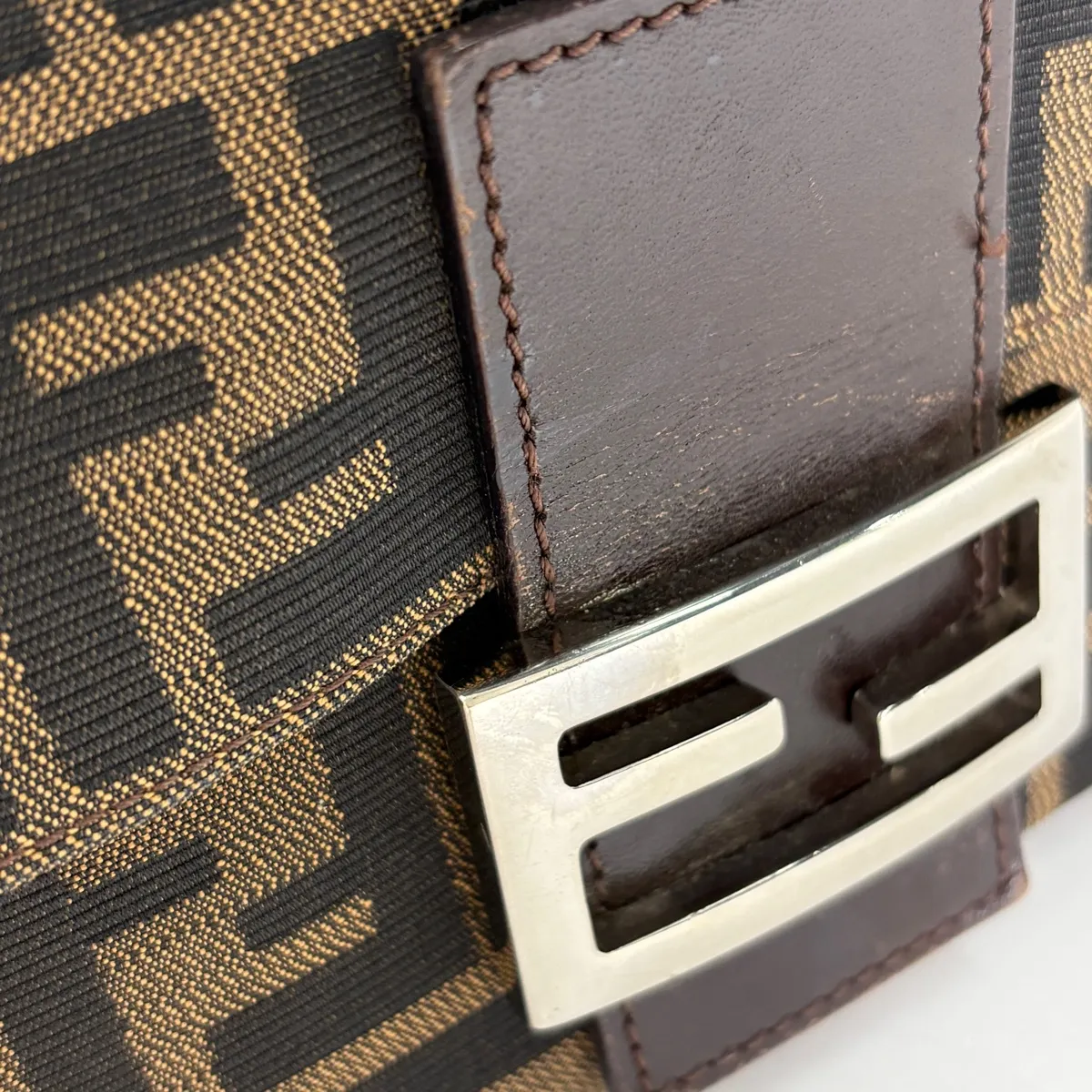 フェンディ FENDI ショルダーバッグ ズッカ柄 マンマバゲット