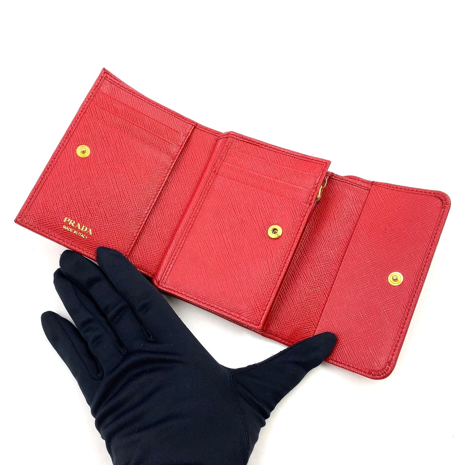 新着】PRADA サフィアーノ メタルロゴ サフィアーノレザー レッド 二