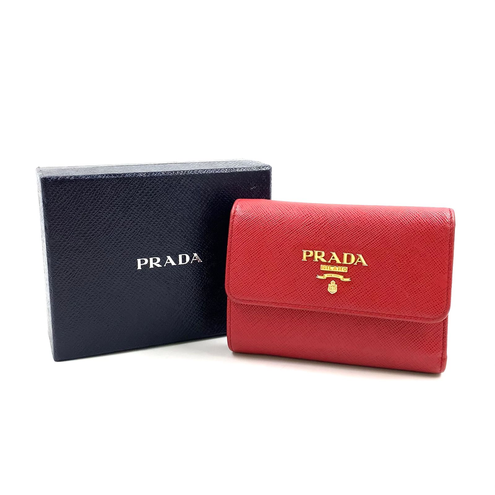 新着】PRADA サフィアーノ メタルロゴ サフィアーノレザー レッド 二