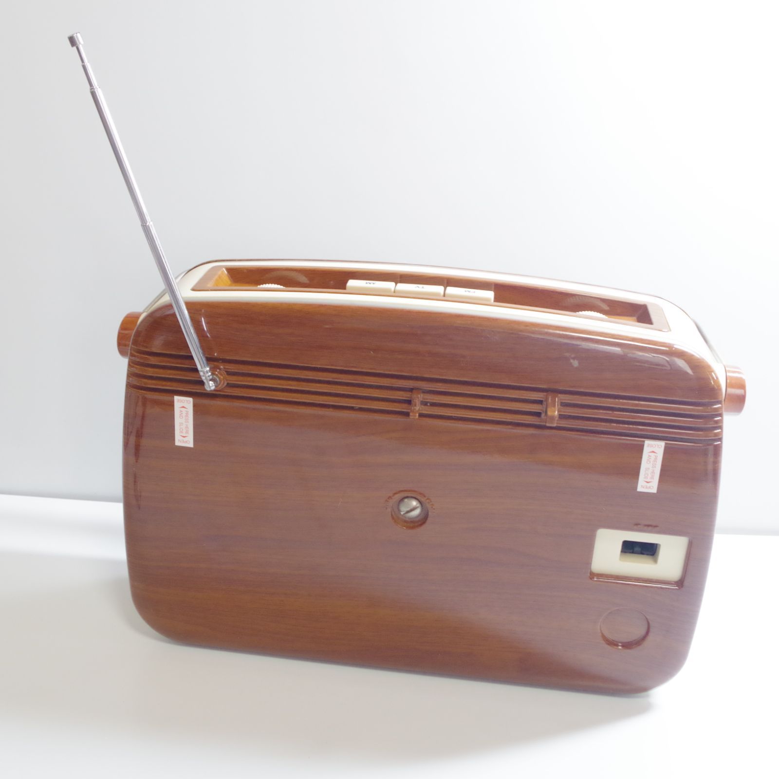 BUSH RADIO TR82 ラジオ 復刻モデル 新品未使用 ウエストクリーク A7378 【動作確認済】BUSH RADIO TR82 ラジオ 復刻 ウエストクリーク