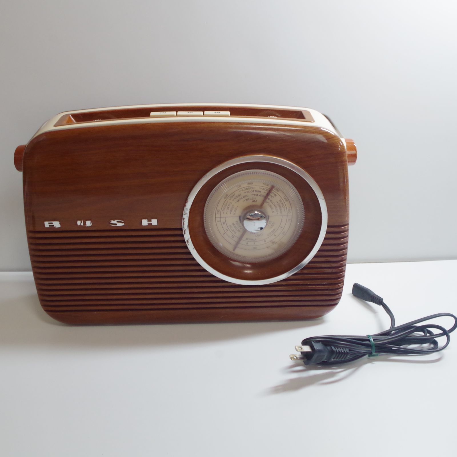 A7378 【動作確認済】BUSH RADIO TR82 ラジオ 復刻 ウエストクリーク