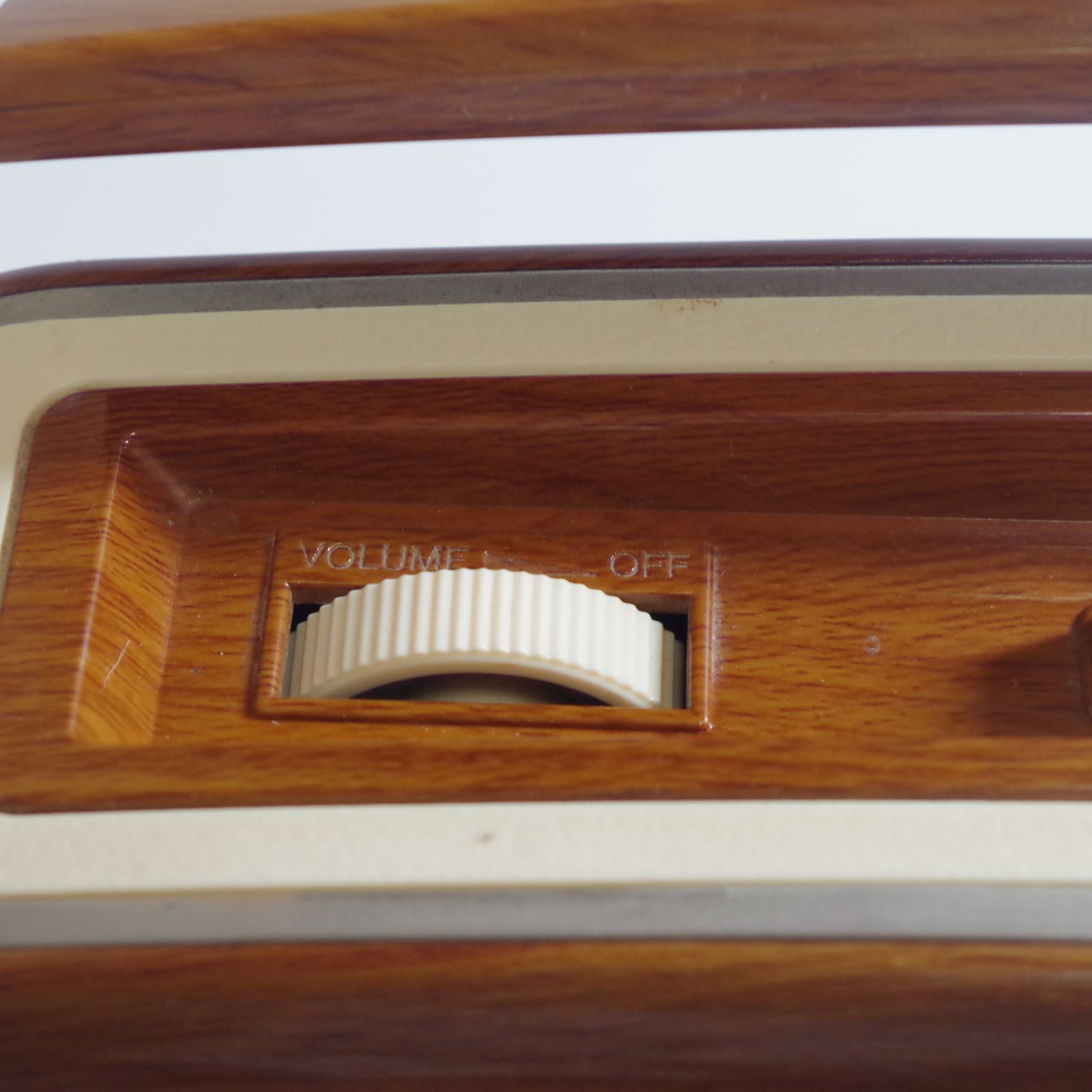A7378 【動作確認済】BUSH RADIO TR82 ラジオ 復刻 ウエストクリーク