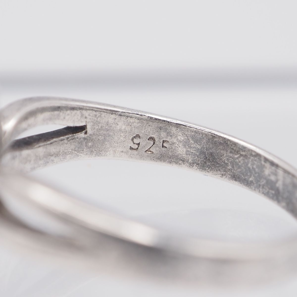 B482 ブルートパーズ 925刻印 リング 透かし細工 デザイン シルバー