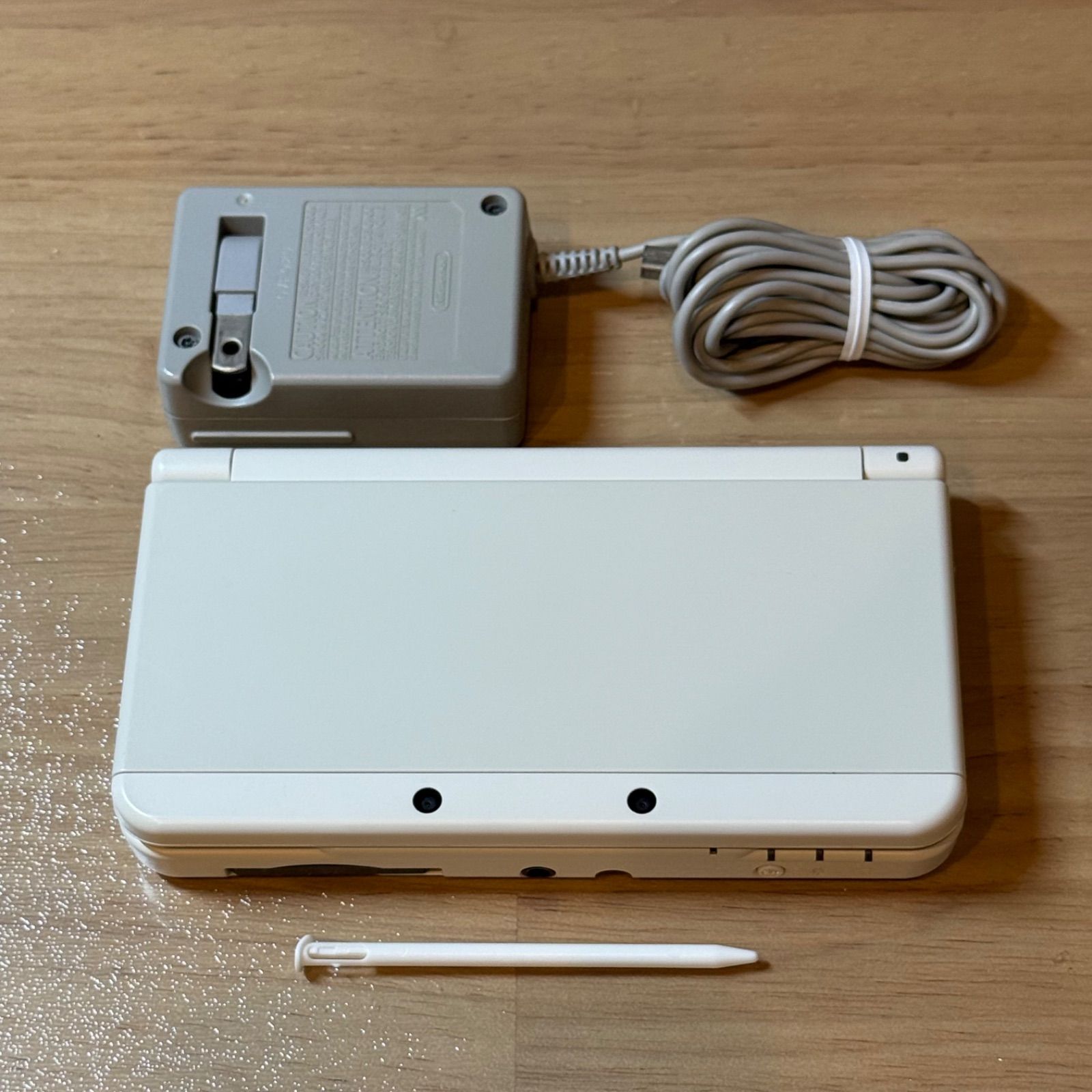 7-115【中古良品】Newニンテンドー3DS ホワイト ※ 説明事項あり
