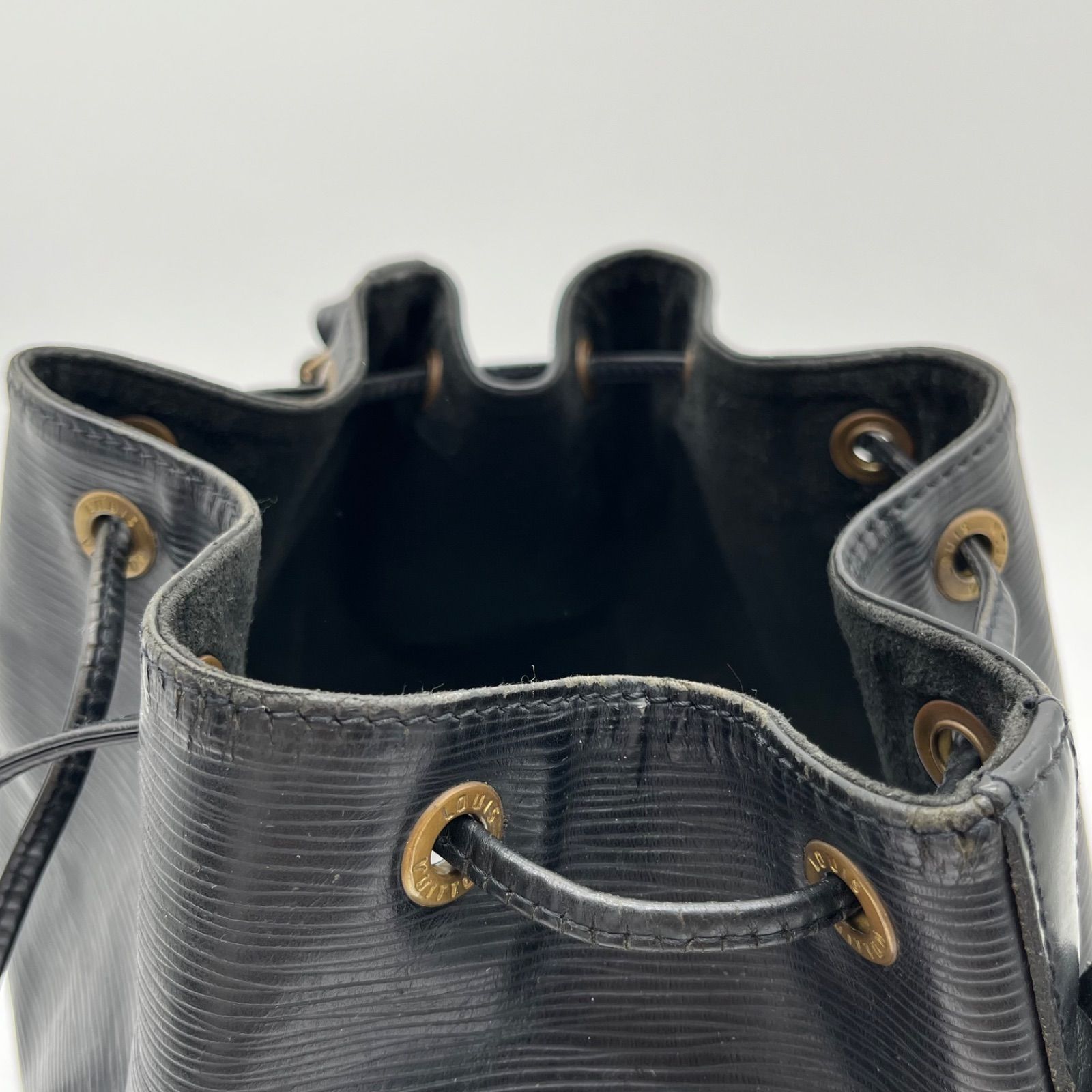 LOUIS VUITTON ルイ ヴィトン エピ プチノエ ショルダーバッグ 巾着