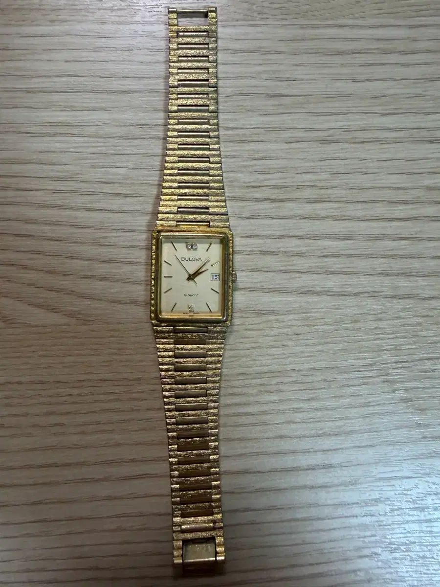 BULOVA GOLD クオーツ時計