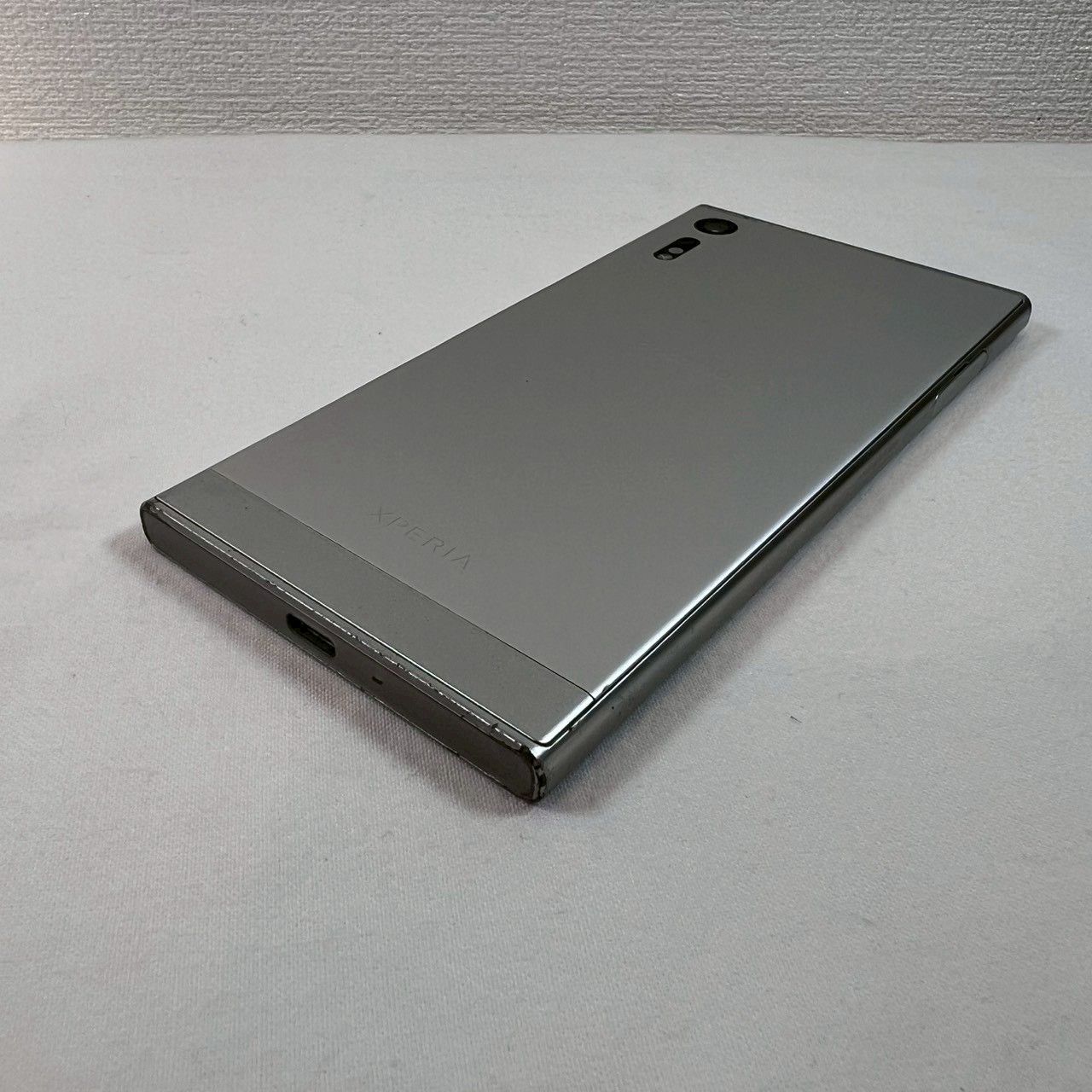 SONY Xperia XZ SO-01J 32GB ドコモ 本体のみ IMEI〇 動作確認済み/No