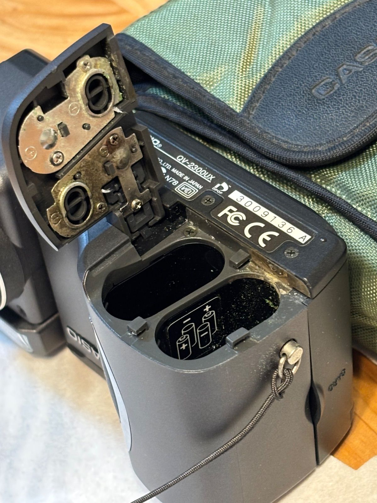 CASIO QV-2300UX オールドデジカメ ケース付き 動作未確認 - メルカリ