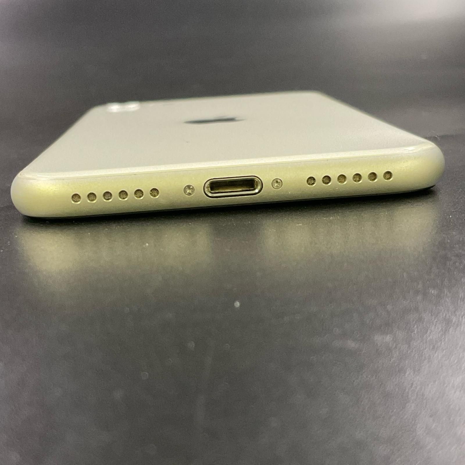 iPhone SE2 64GB ホワイト Softbank 中古 - メルカリ