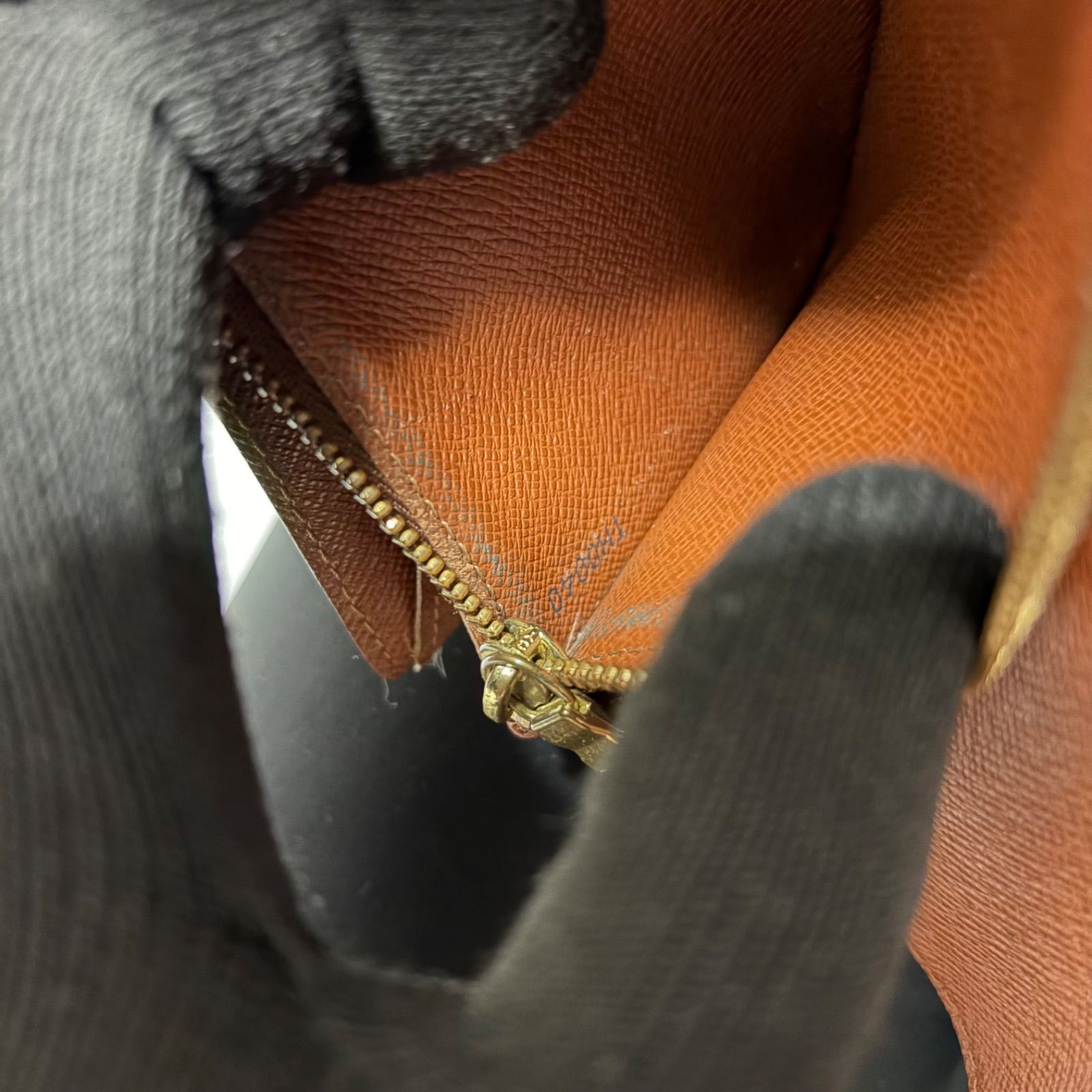 f100 ポルトモネ クレディ ポルトフォイユ サラ 旧型 Louis Vuitton
