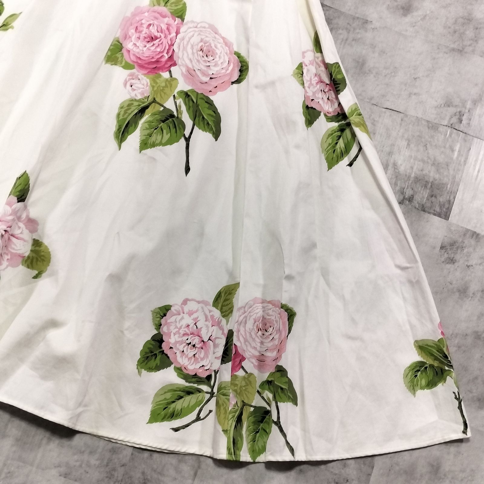 極美品】LAURA ASHLEY ローラアシュレイ 花柄ノースリーブワンピース