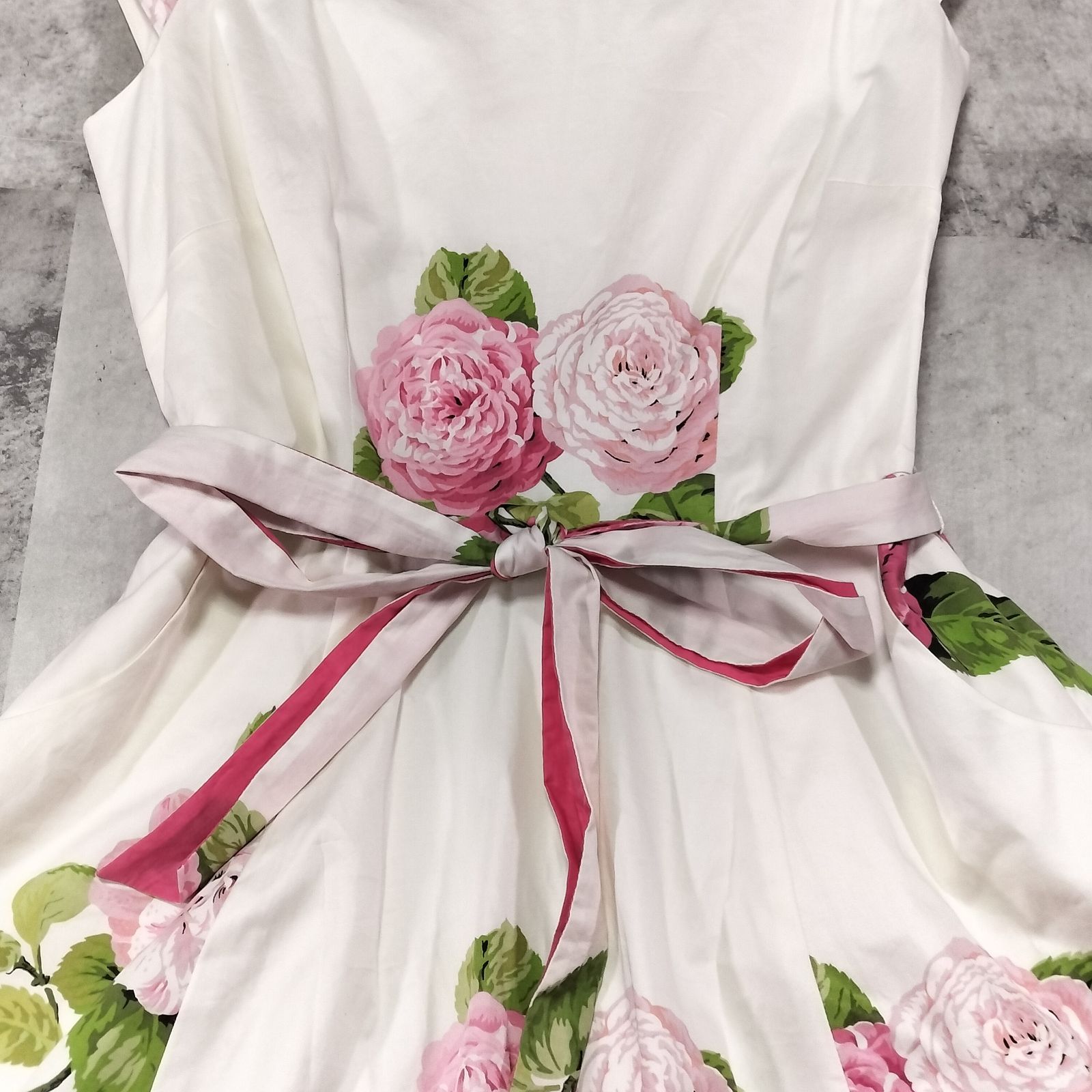 ローラアシュレイ 花柄ノースリーブプリーツワンピースＬ相当 極美品】LAURA ASHLEY ローラアシュレイ 花柄ノースリーブワンピース