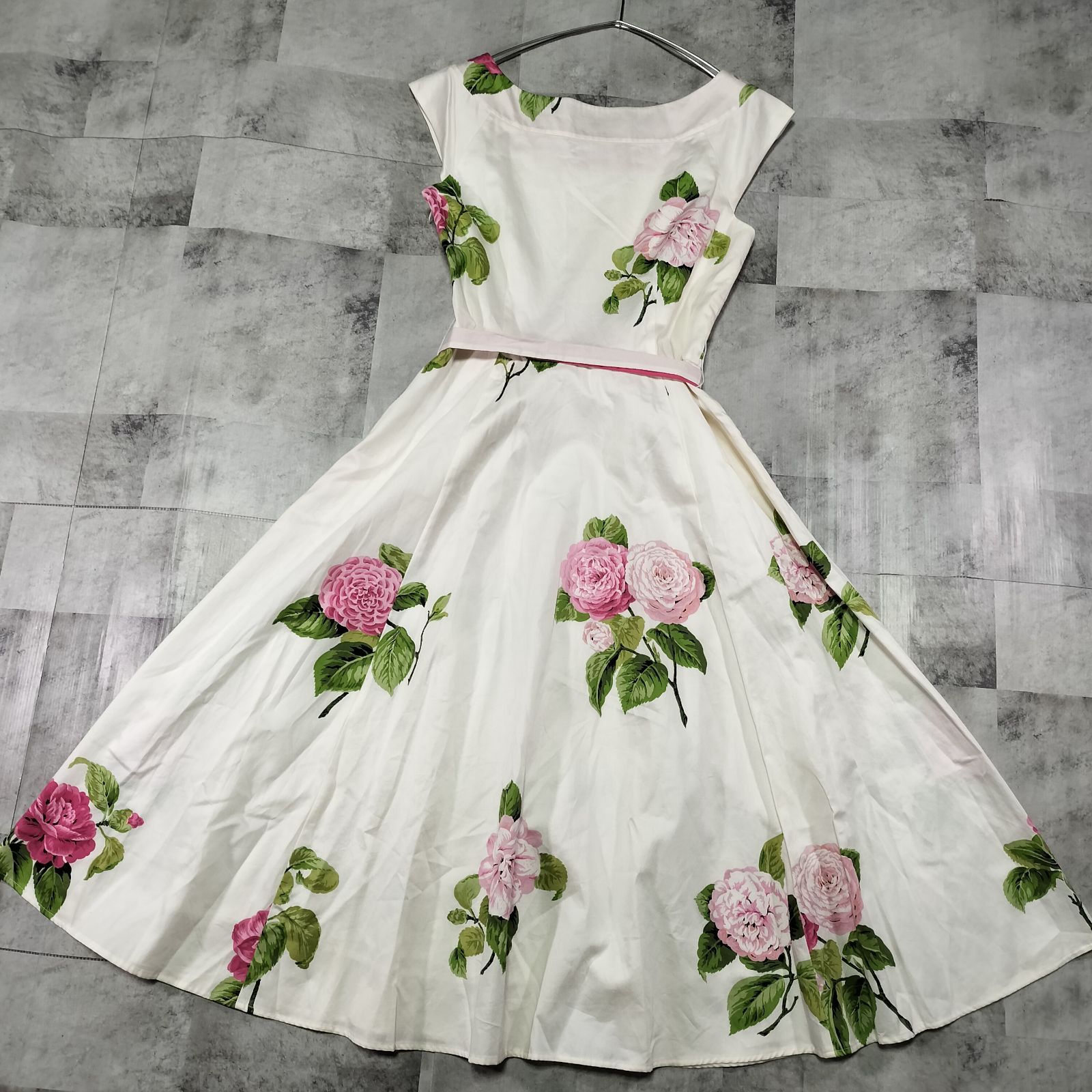 極美品】LAURA ASHLEY ローラアシュレイ 花柄ノースリーブワンピース