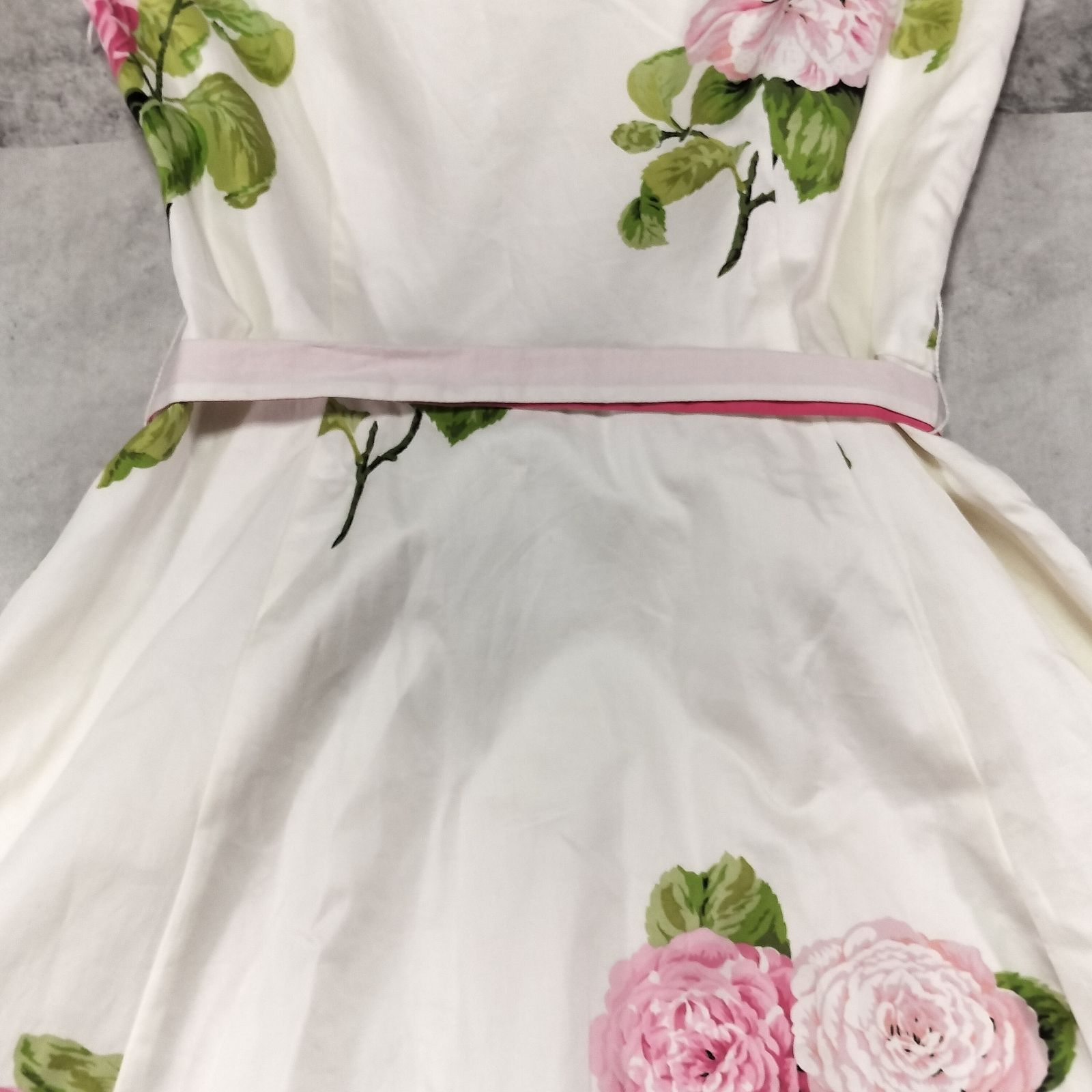 極美品】LAURA ASHLEY ローラアシュレイ 花柄ノースリーブワンピース