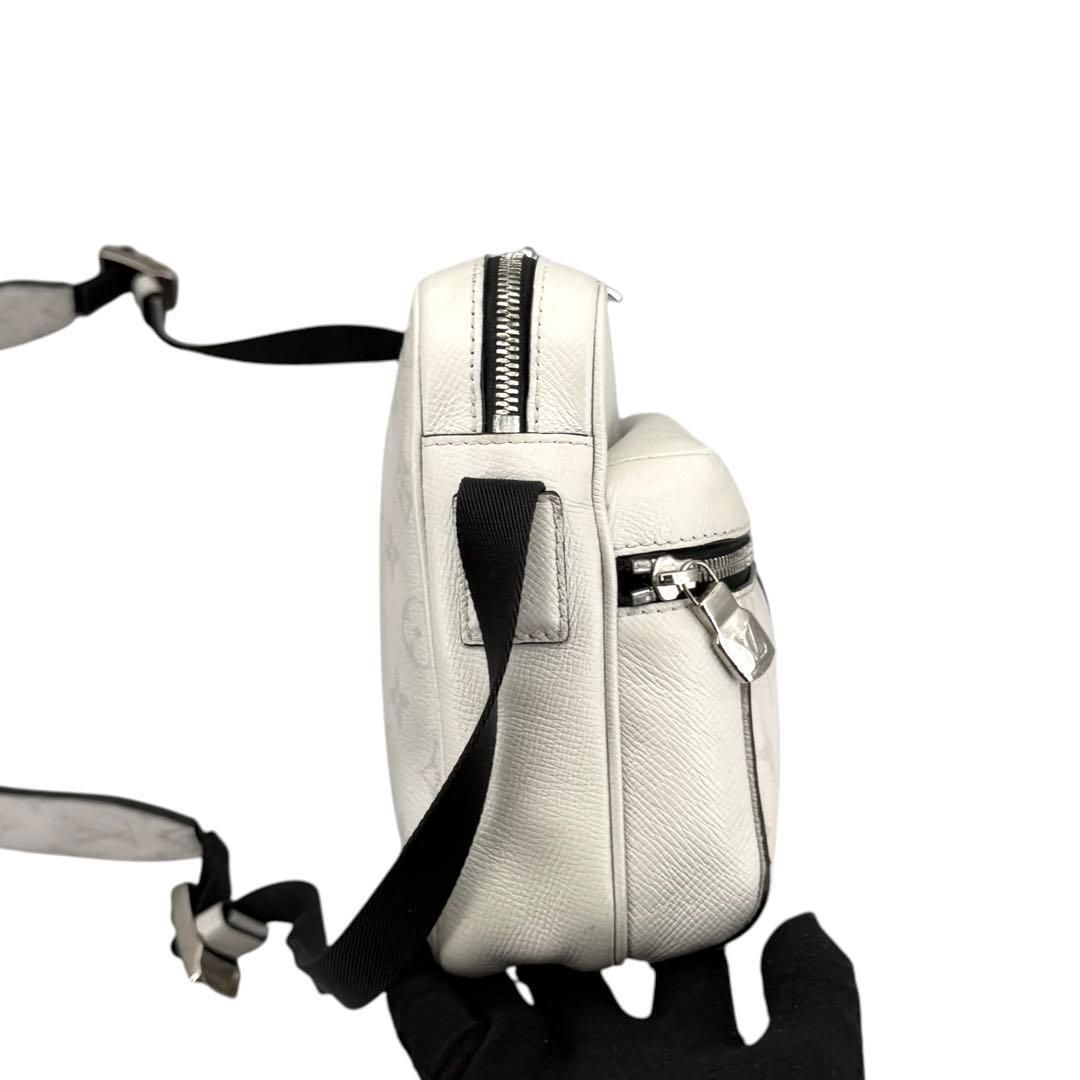 ルイヴィトン アウトドア メッセンジャーPM モノグラム LOUIS VUITTON