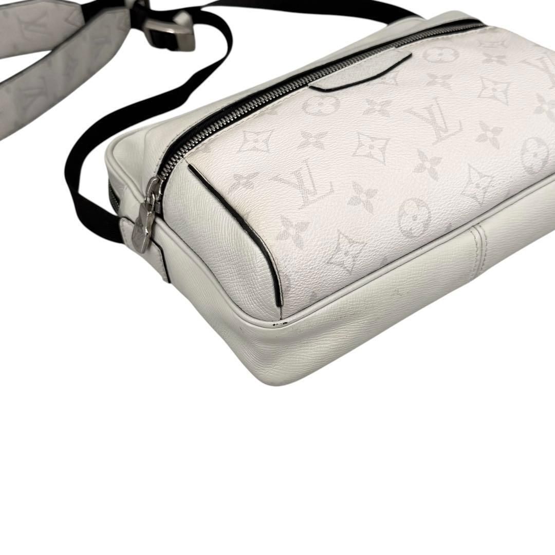 ルイヴィトン アウトドア メッセンジャーPM モノグラム LOUIS VUITTON