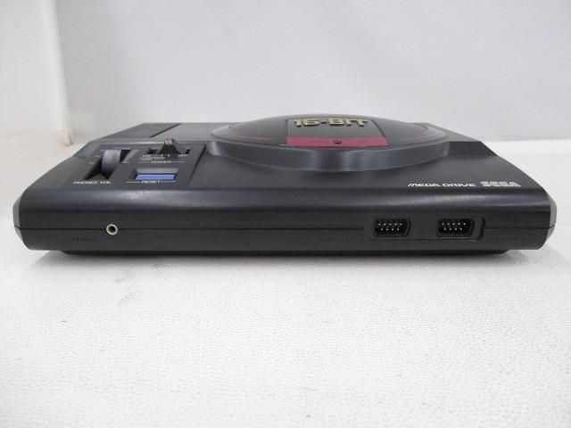 N878 ☆ セガ メガドライブ　本体 箱付き　HAA-2510  SEGA 中古品 ゲーム セガ メガドライブ 本体 HAA-2510 動作品 本体のみ 周辺
