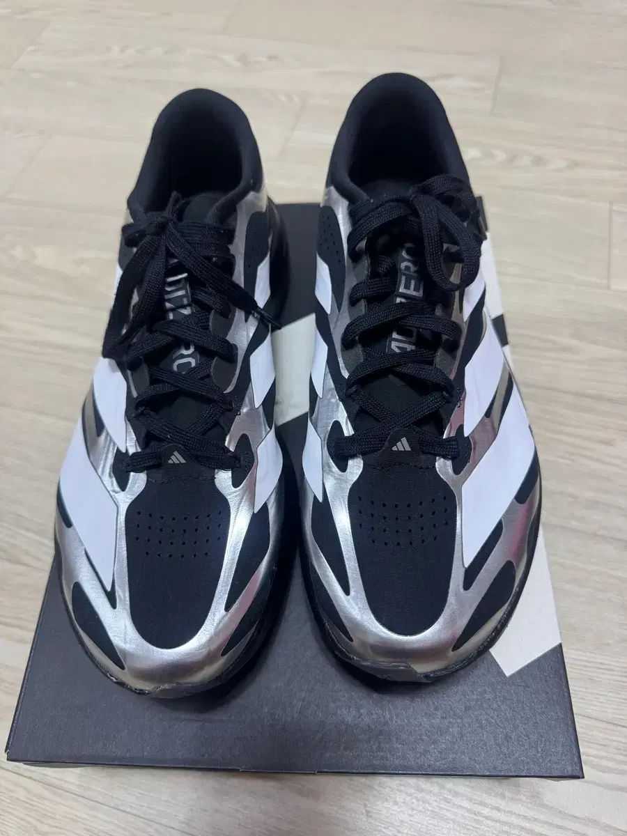 285 アディダス エボ슬 exo
