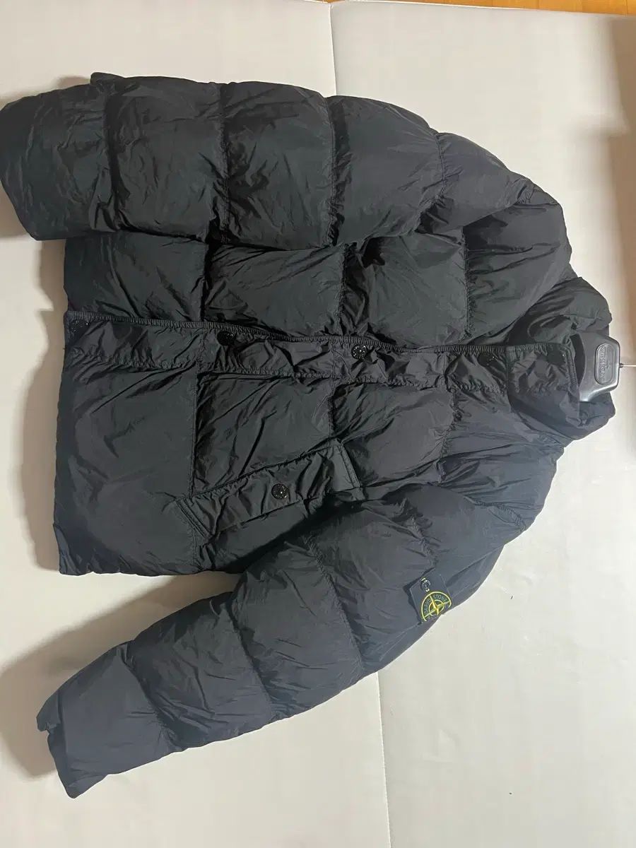 25fw STONE ISLAND ストーンアイランド クリンクルレップス フードなし ブラック L 出品