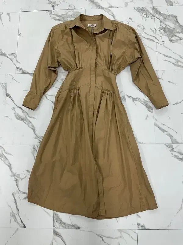 (新品) レジーナ 표 ベージュ ONE PIECE