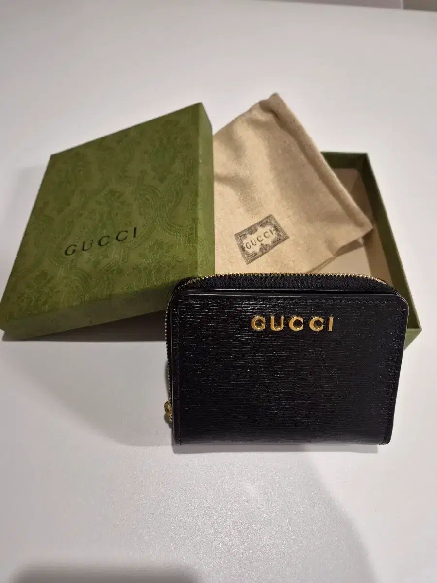 グッチ 財布 37,261円