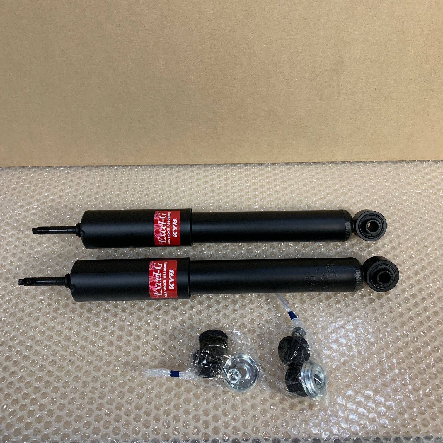 KYB カヤバ ショック ジムニー JB23W/JB33W/JB43W フロント2本 新品