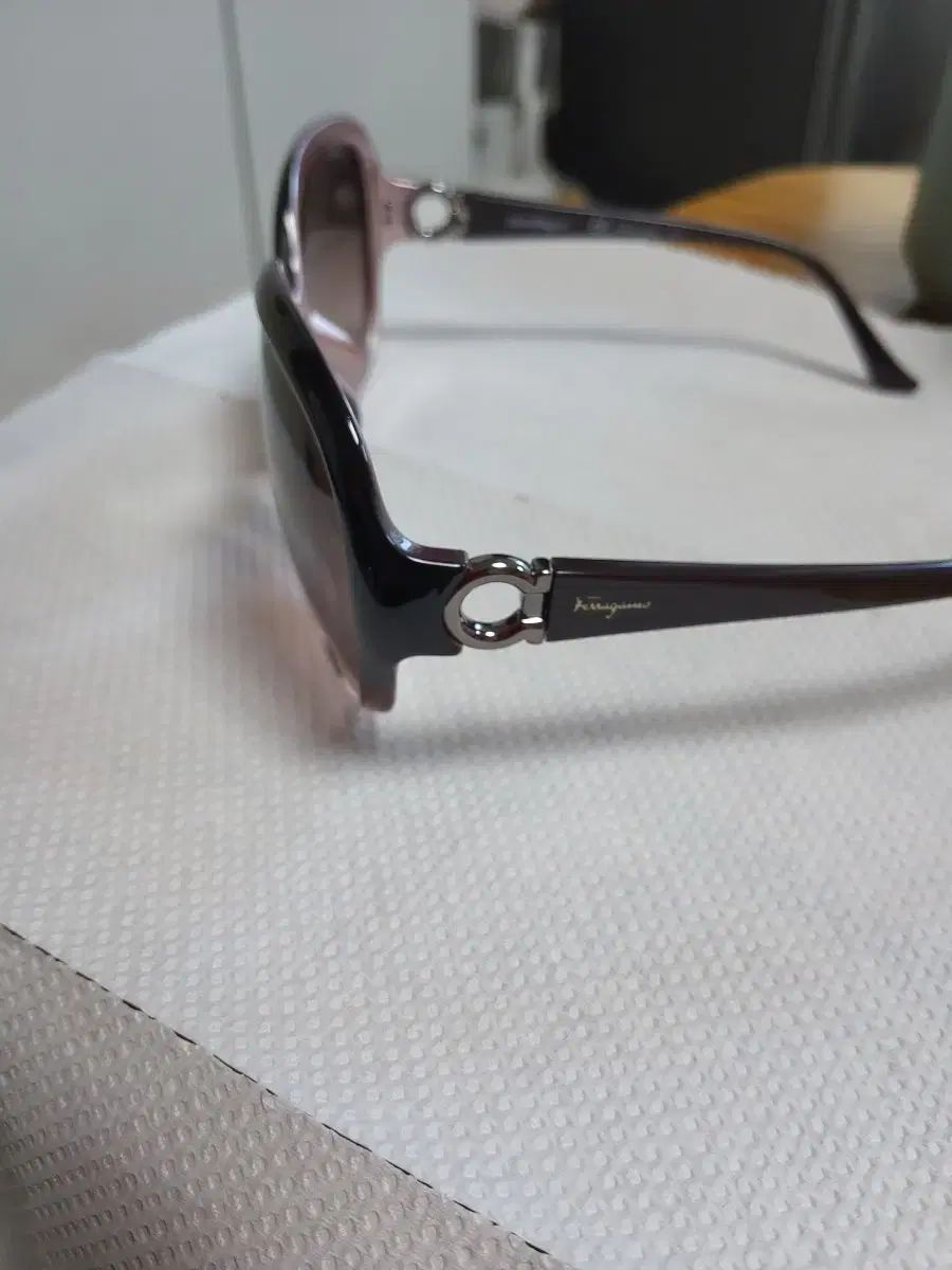FERRAGAMO フェラガモ サングラス