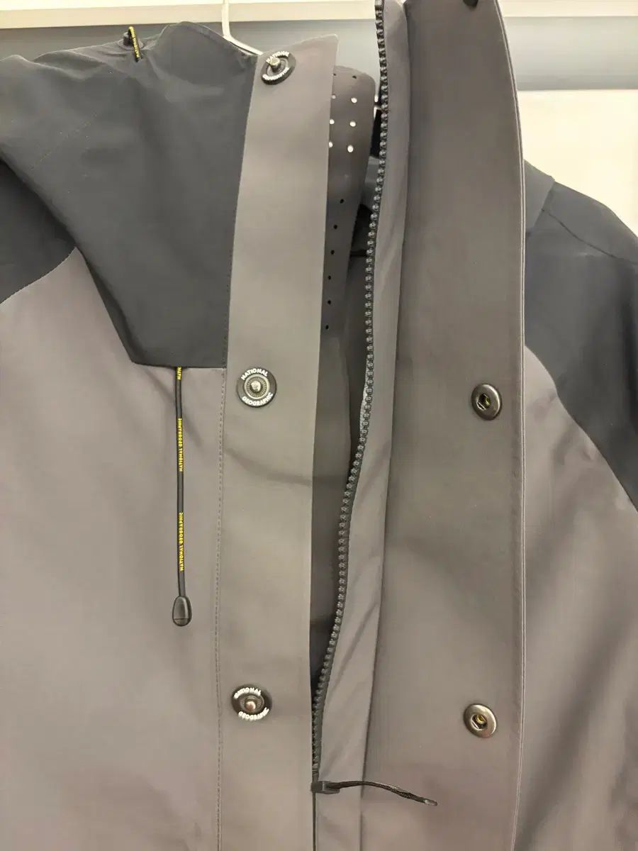 ナショナルジオグラフィック コアテックス ジャケット Mサイズ ナショナルジオグラフィック コアテックス ジャケット Mサイズ