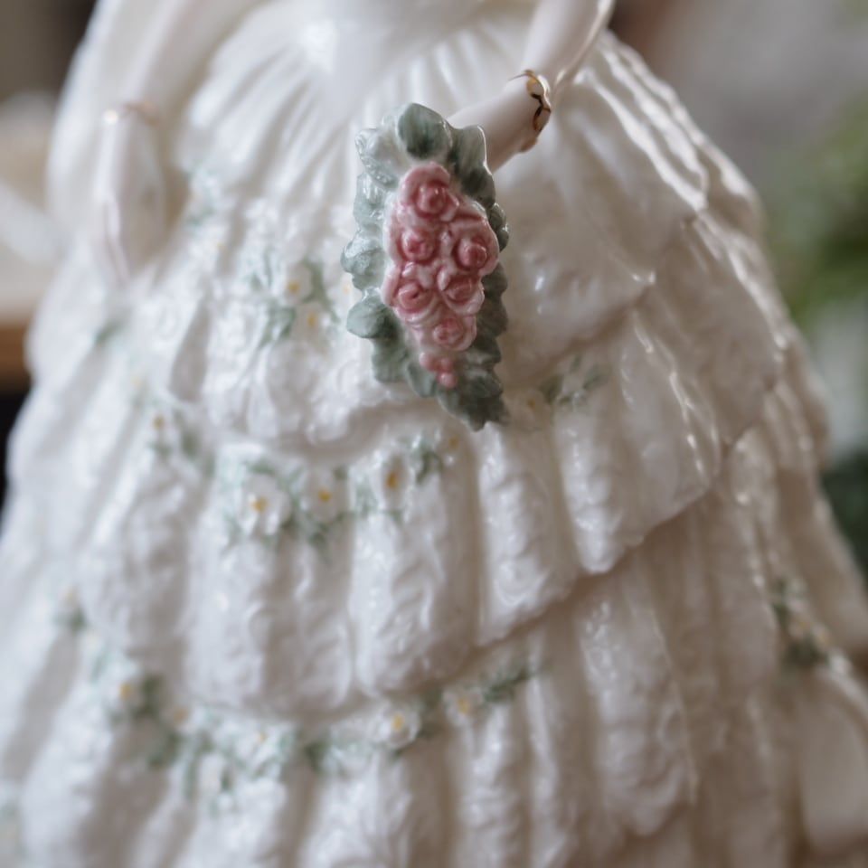 英国コールポート Princess Alexandra ～祝福の花嫁～ フィギュリン