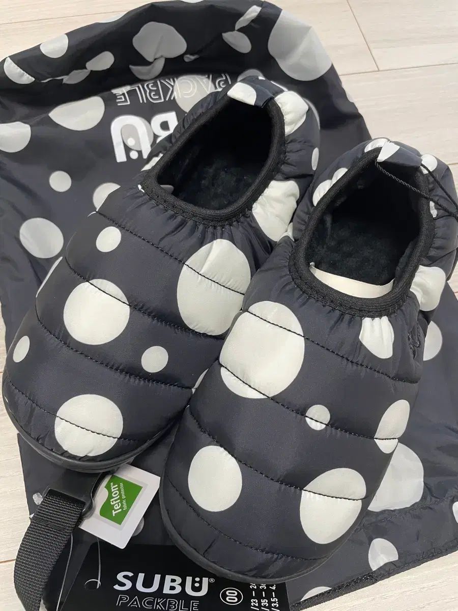 新品 SUBU スブ ペッカブル サンダル スノウ ドット 00サイズ