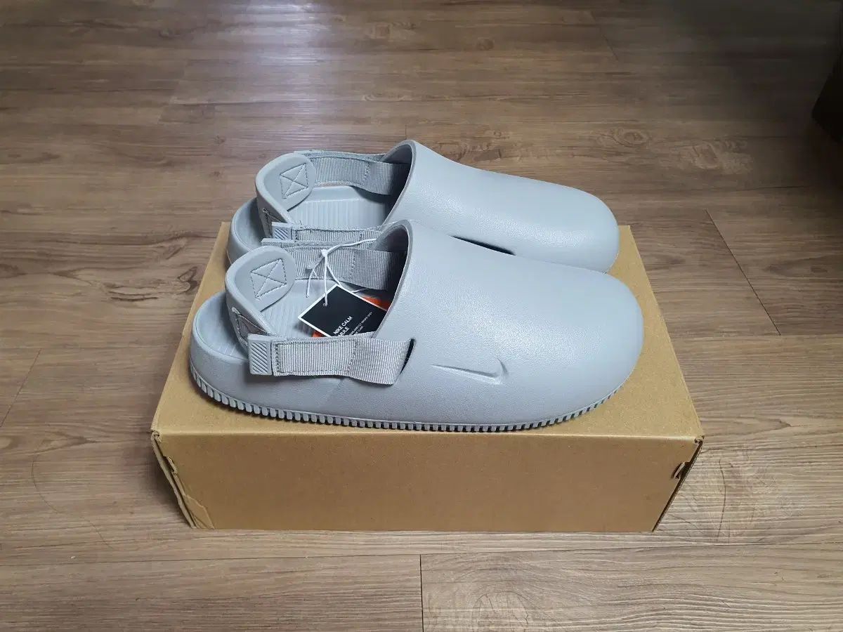 (新品)ナイキ カムミュール 270