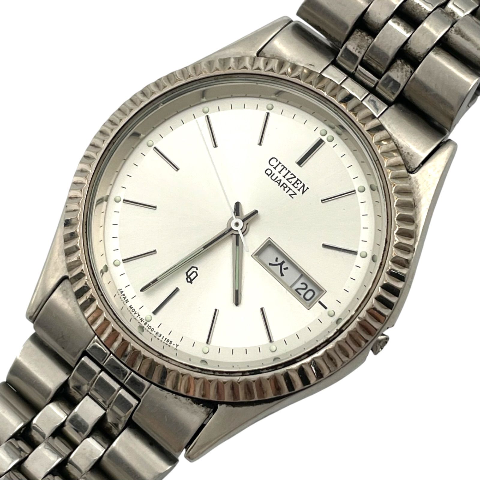 Fudo/Translated CITIZEN Citizen Watch Quartz Vintage Fluted Bezel 6100-K09303 Day Date Silver Dial Metal Band Round Analog 3 Hands 80s [M35]