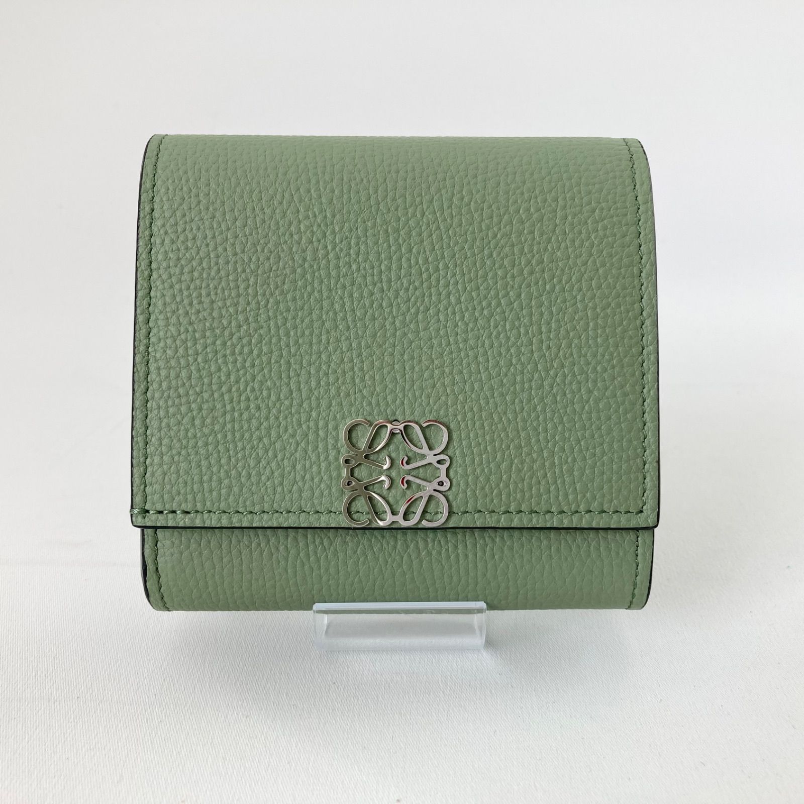 【極美品】 ロエベ トライフォールド アナグラム タン 二つ折り財布 グリーン LOEWE ロエベ アナグラム トライフォールド ウォレット 財布 スモール