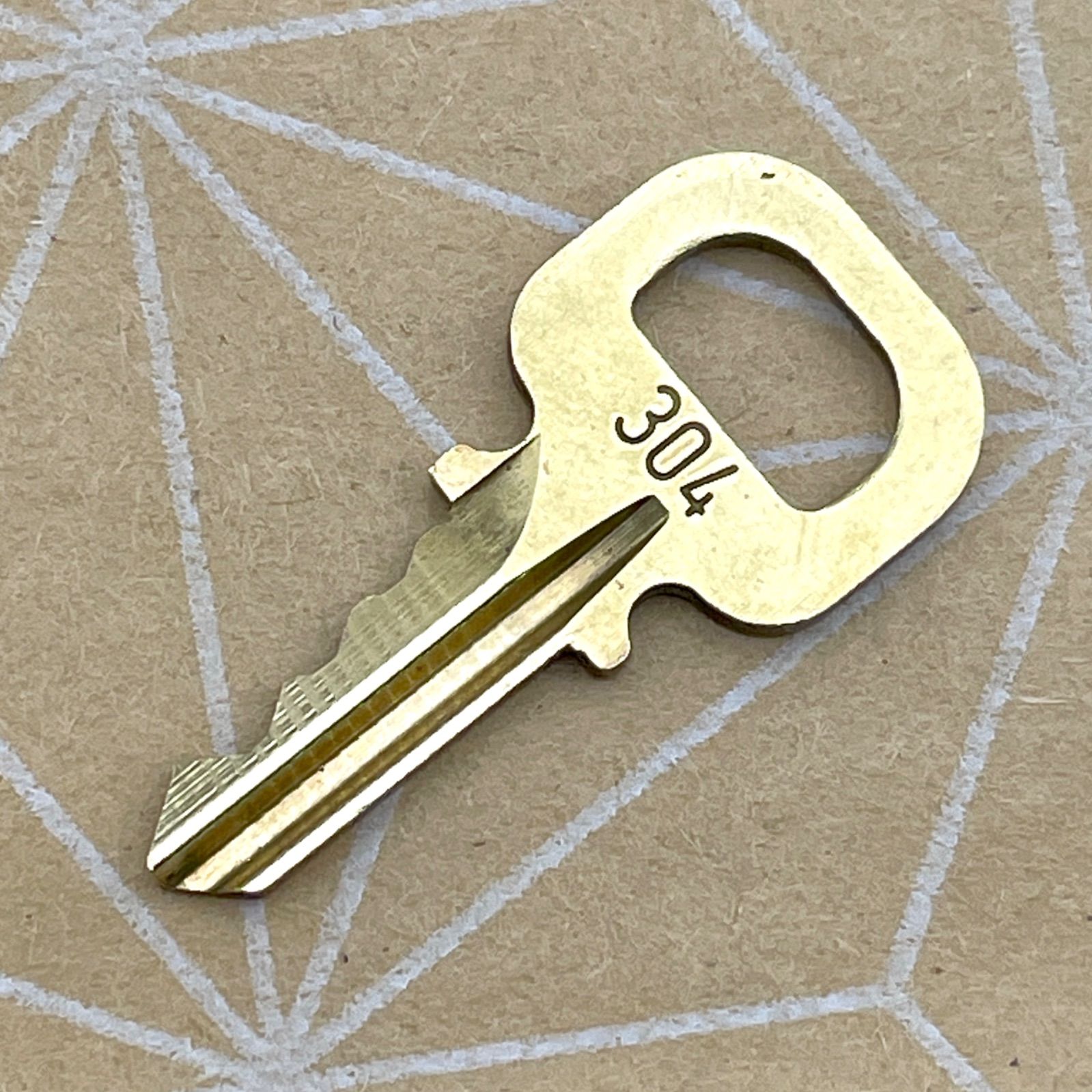 【新品未使用】【正規品】 ルイヴィトン 南京錠 パドロック カデナ304 ルイヴィトン パドロック カデナ 南京錠 304 FR404 - メルカリ