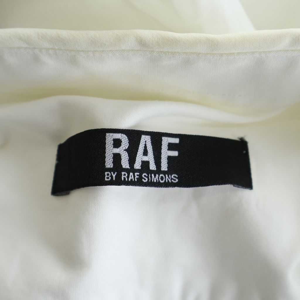 RAF BY RAF SIMONS ラフ バイ ラフシモンズ ロゴ エンブロイダリー コットン 長袖ボタンシャツ ホワイト RAF BY RAF SIMONS (ラフ バイ ラフシモンズ) ロゴ エンブロイダリー