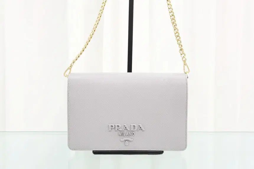 PRADA プラダ ミニ サフィアーノ クロス ショルダ—バッグ 1bp018