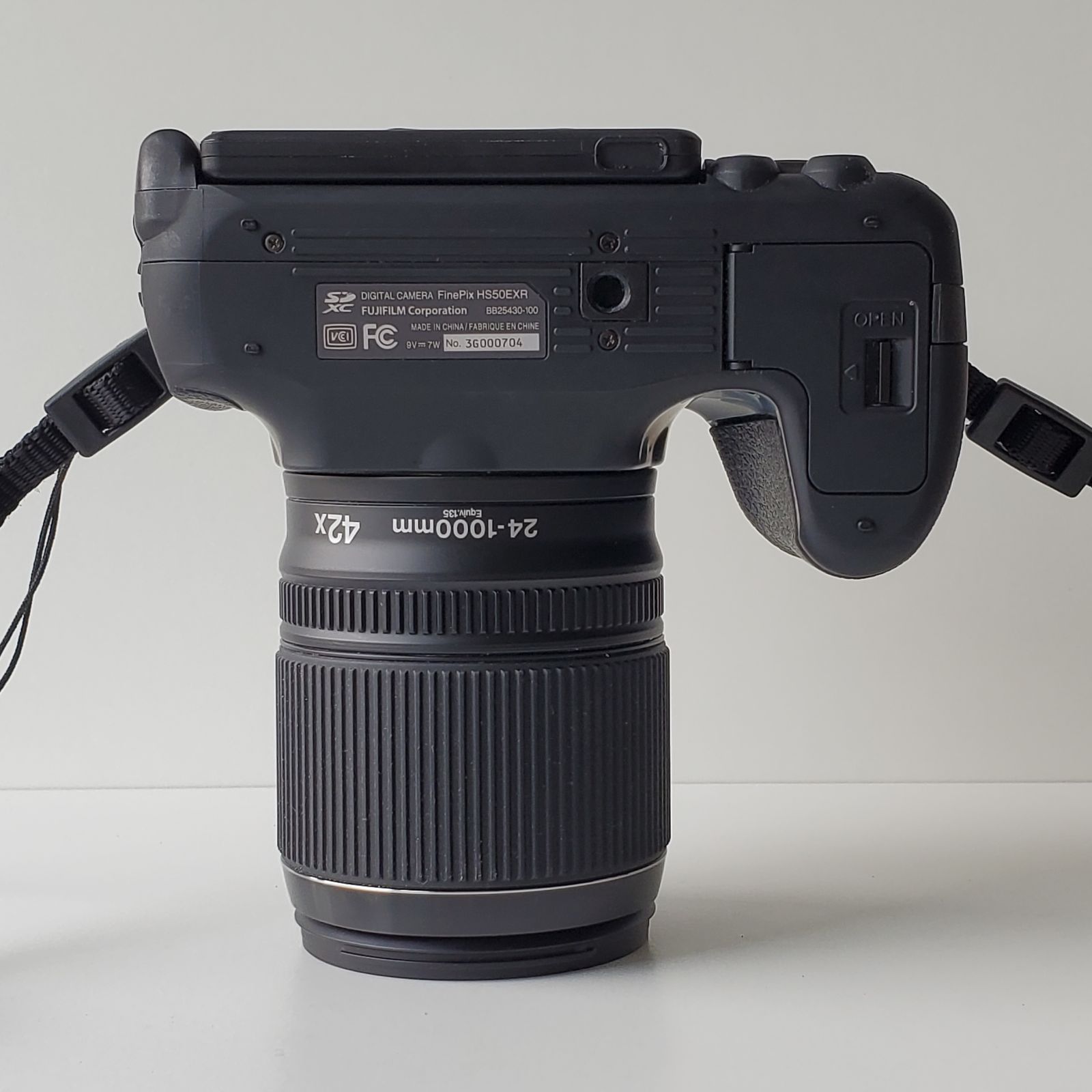 オマケつき美品 通電・基本動作確認 富士フィルム FUJIFILM FINEPIX 