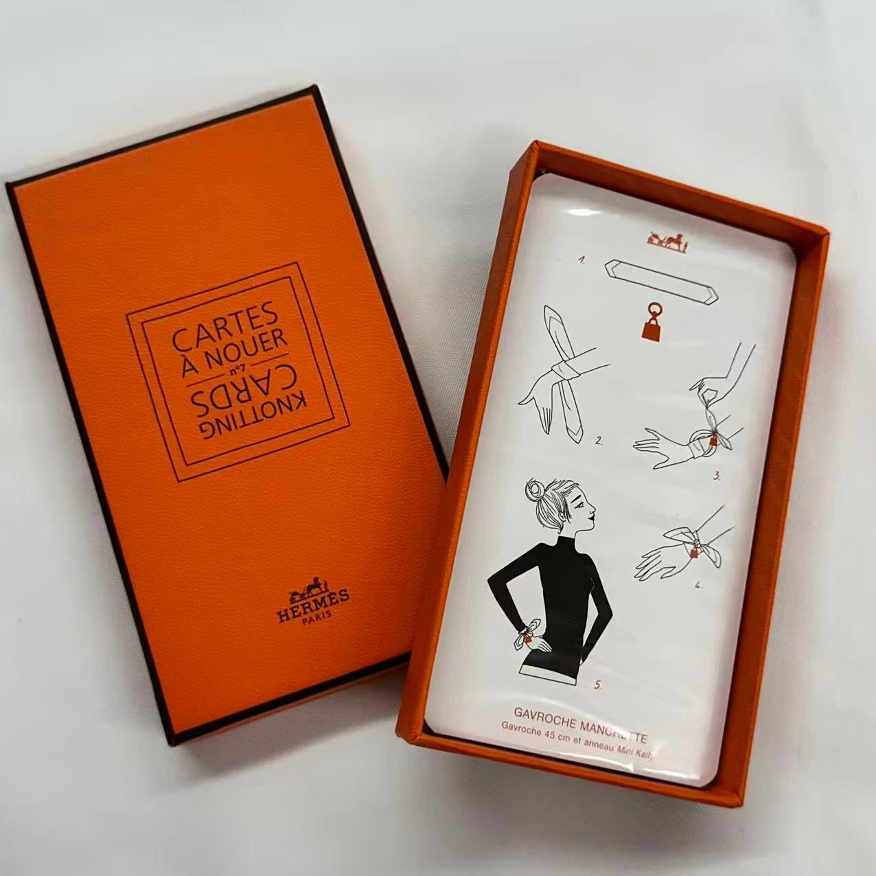 HERMES エルメス スカーフ カレ90 日光東照宮 シルク マルチカラー レア 新品同様 HERMES エルメス カレ90 NIKKO 日光東照宮 シルク