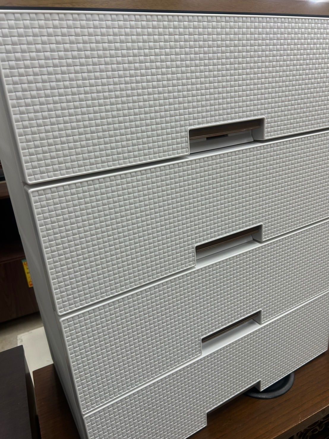 美品　4段チェスト　プラケース　メッシュ　衣類ケース